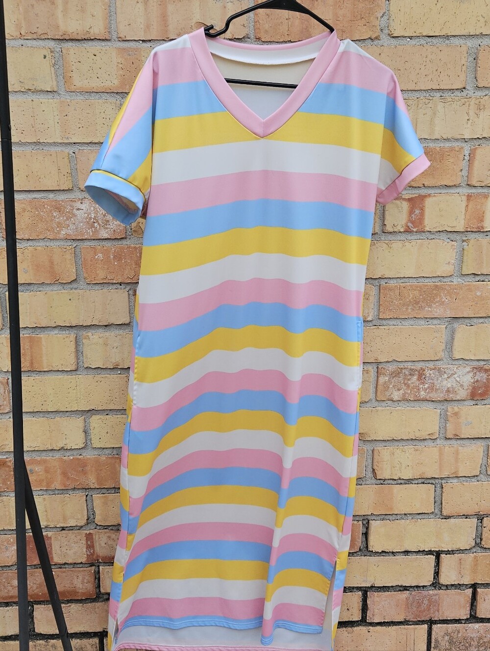 Spring Dress with Pockets - Picture 2 of 6